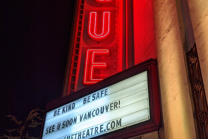 Vancouver Capilano Canyon light and peak of Christmas in Grouse mountain tour @ Globalduniya