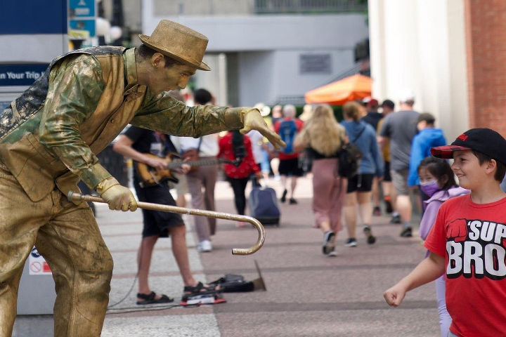 family-tour-with-kids